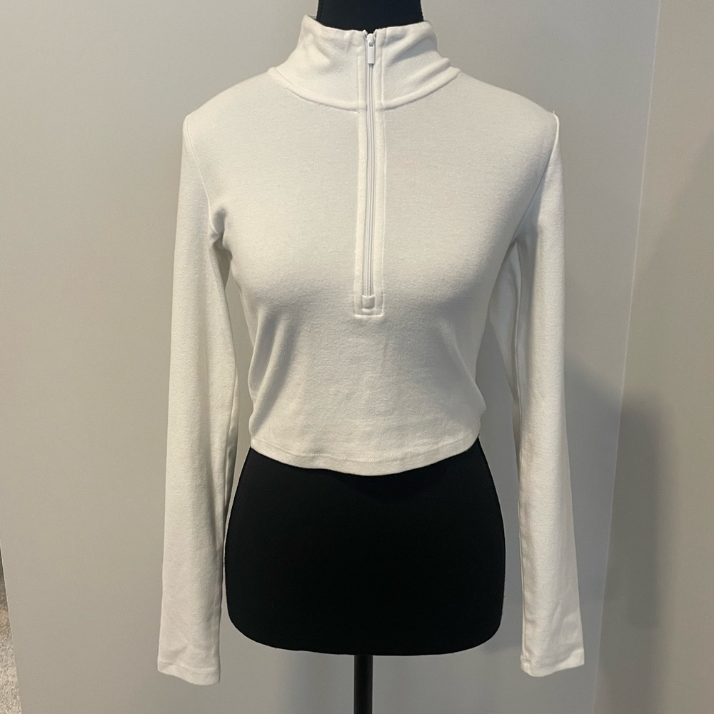 Aritzia Sunday Best White 1/2 Zip Crop Sweatshirt EUC